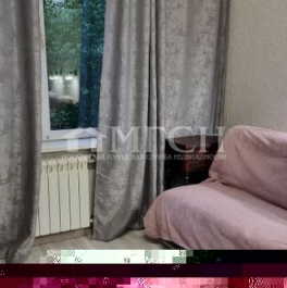 Продажа 3-комн квартиры на вторичном рынке Молодёжная улица,  д. 3