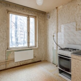 Продажа 1-комн квартиры на вторичном рынке Петрозаводская улица,  д. 22