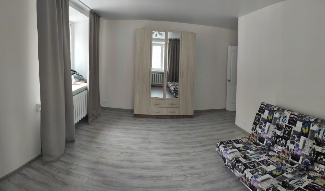 Продажа 2-комн квартиры на вторичном рынке улица Крыленко, 15К2