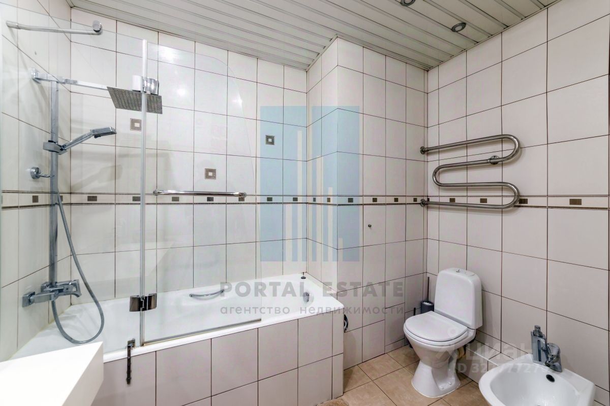 Продажа 3-комн квартиры на вторичном рынке улица Гурьянова, 17К1