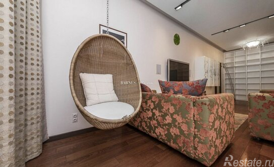 Продажа 3-комн квартиры на вторичном рынке Новопесковский М. пер,  д. 8