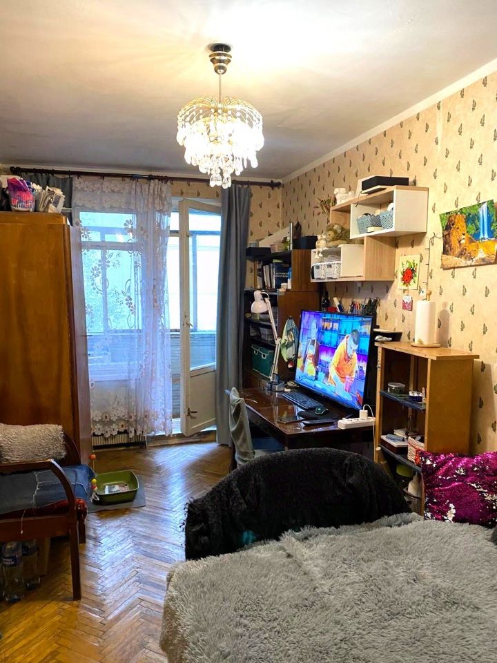 Продажа 3-комн квартиры на вторичном рынке улица Бажова, 15К2