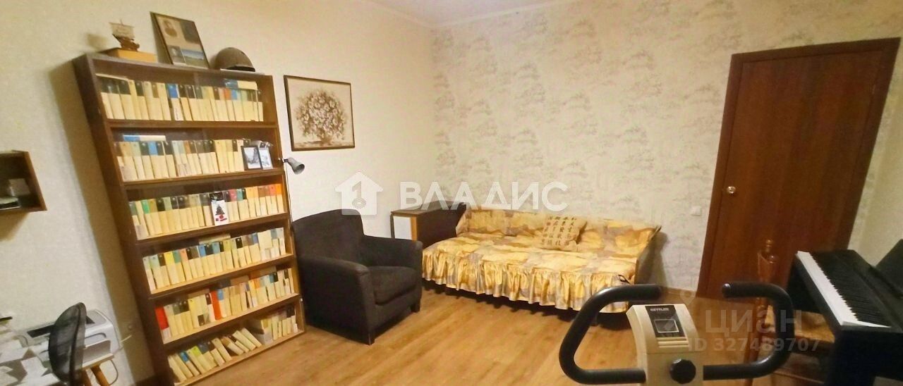 Продажа 2-комн квартиры на вторичном рынке Восточный мкр, Истра, улица Имени Героя Советского Союза Голованова,  д. 15