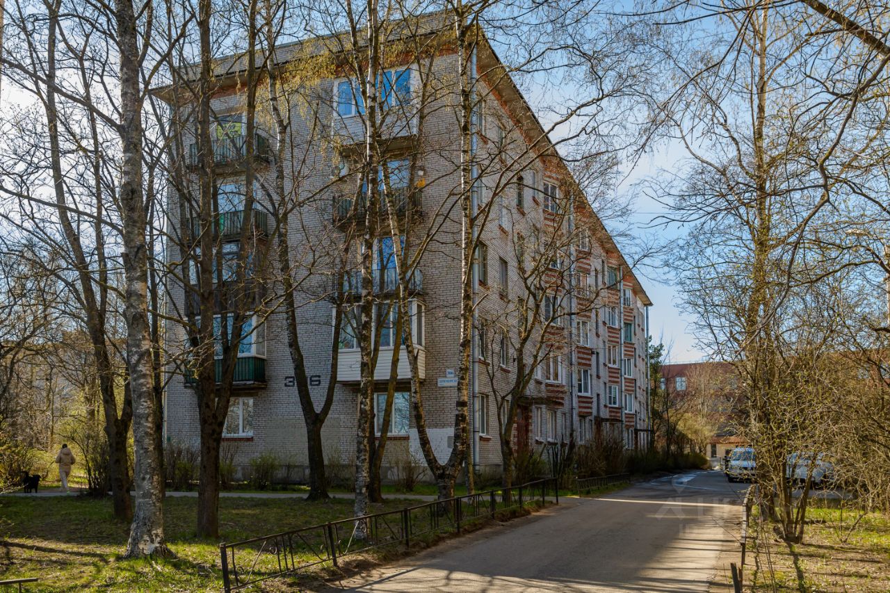 Продажа 2-комн квартиры на вторичном рынке Сестрорецк, Приморское шоссе, 306
