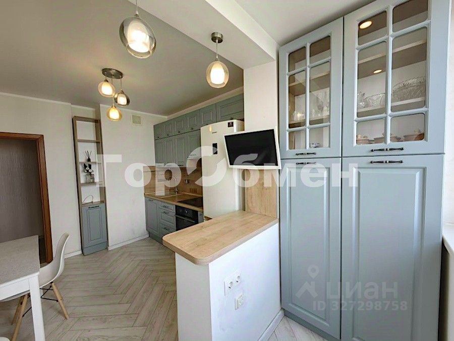 Продажа 3-комн квартиры на вторичном рынке Кустанайская улица,  д. 7К2