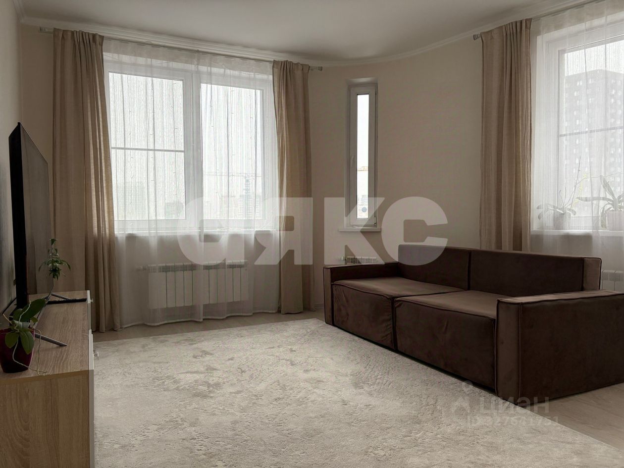Продажа 3-комн квартиры на вторичном рынке Онежская улица, 31к1