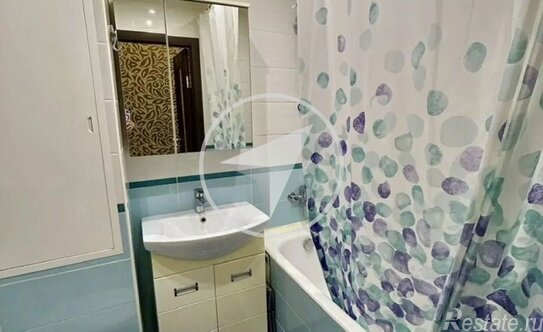 Продажа 2-комн квартиры на вторичном рынке Ореховый б-р,  д. 55