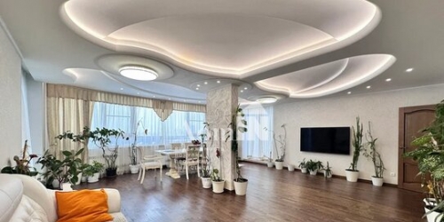 4-комн квартира Обуховской обороны пр-кт,  д. 110,  к. 1