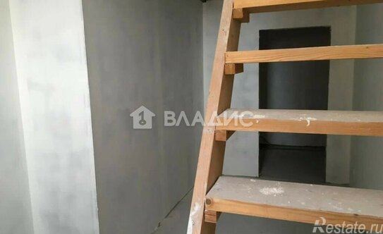 Продажа 5-комн квартиры на вторичном рынке линия 7-я В.О.,  д. 28