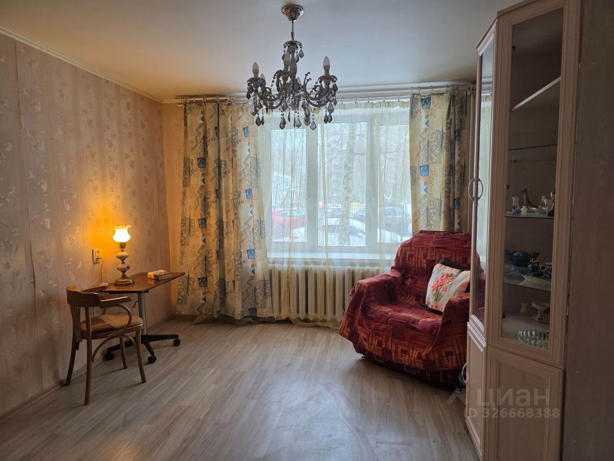Продажа 1-комн квартиры на вторичном рынке Будапештская улица, 42К3