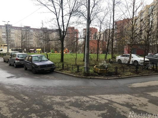 Продажа 1-комн квартиры на вторичном рынке Российский пр-кт,  д. 5