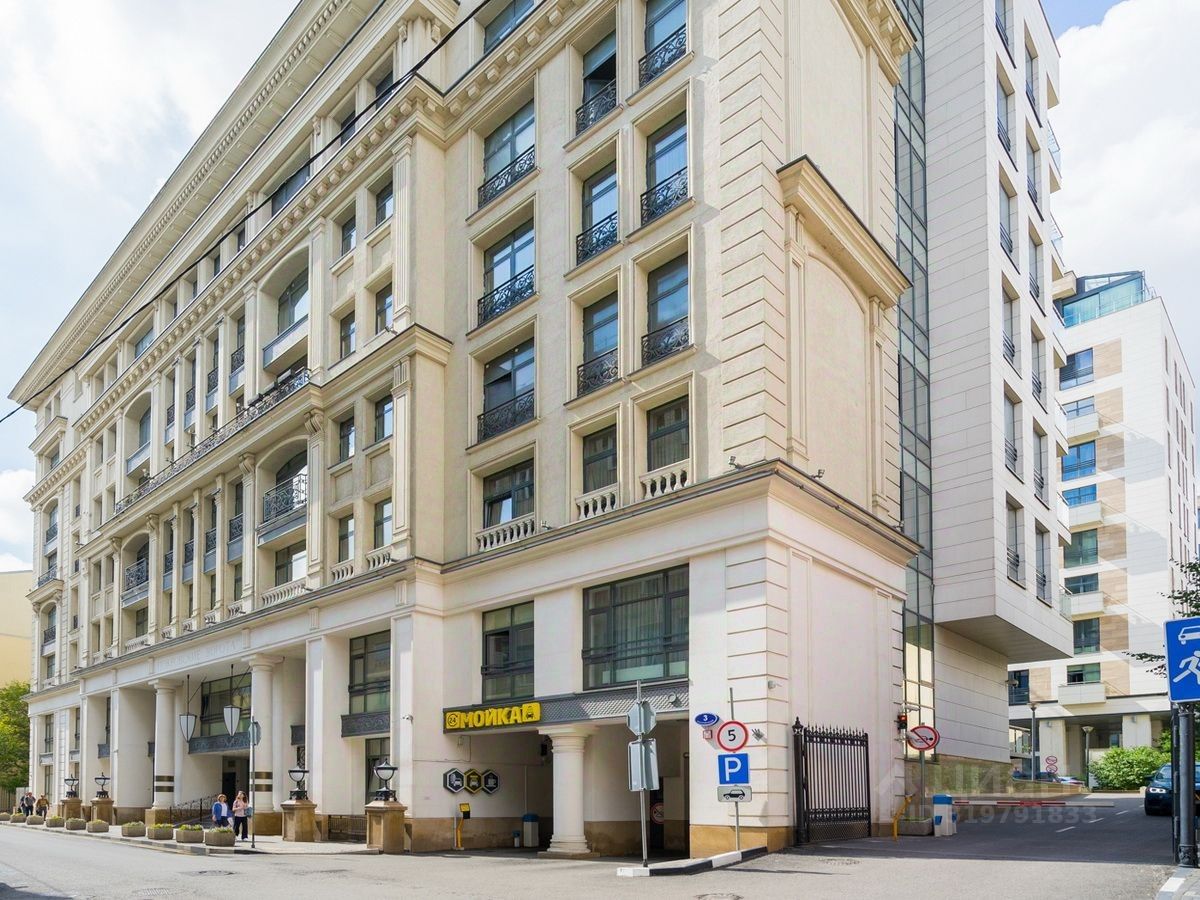 Продажа 6-комн квартиры на вторичном рынке Казарменный переулок, 3