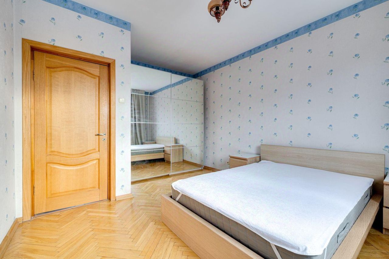 Аренда 3-комн квартиры на вторичном рынке Петрозаводская улица, 19К2