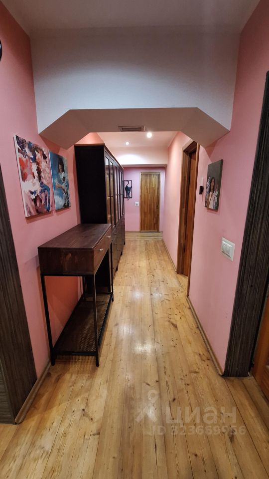 Продажа 3-комн квартиры на вторичном рынке Волжский бульвар, 30