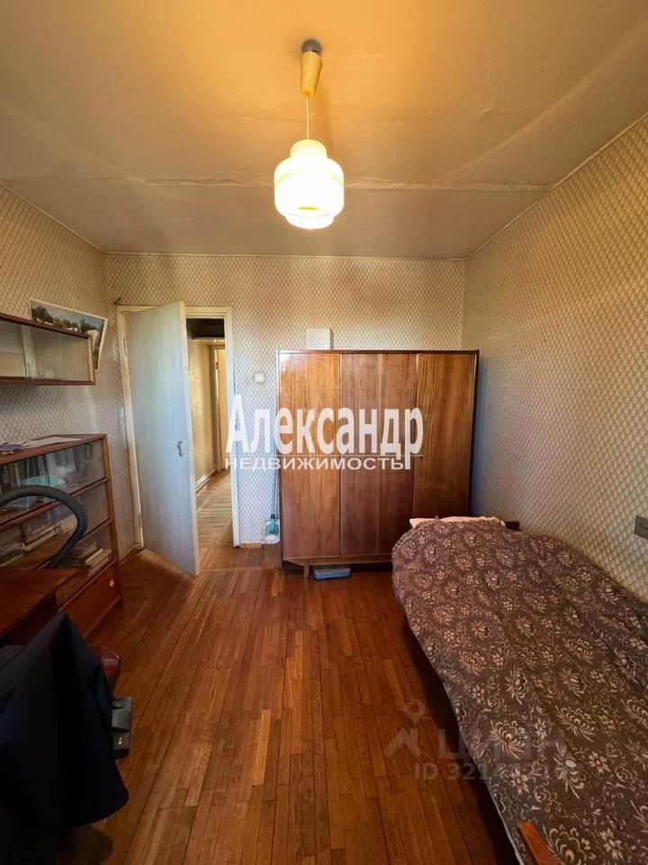 Продажа 3-комн квартиры на вторичном рынке пос. Металлострой, улица Богайчука, 24