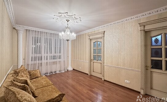 Продажа 4-комн квартиры на вторичном рынке ул Днепропетровская,  д. 39