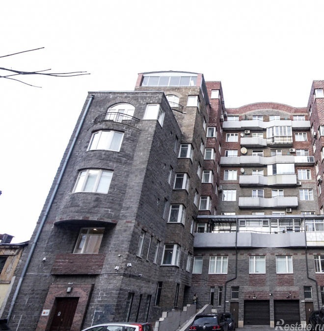 Аренда 4-комн квартиры на вторичном рынке Ораниенбаумская ул ,  д. 21