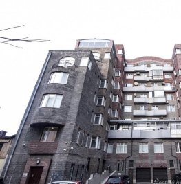 Аренда 4-комн квартиры на вторичном рынке Ораниенбаумская ул ,  д. 21