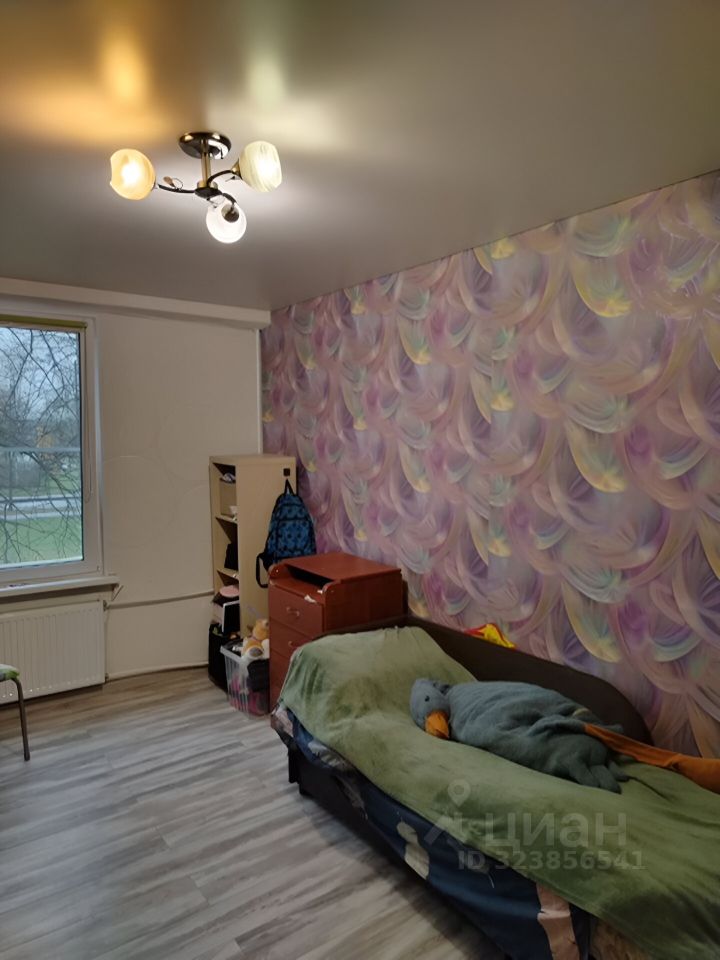 Продажа 3-комн квартиры на вторичном рынке Колпино, улица Адмиралтейская, 25