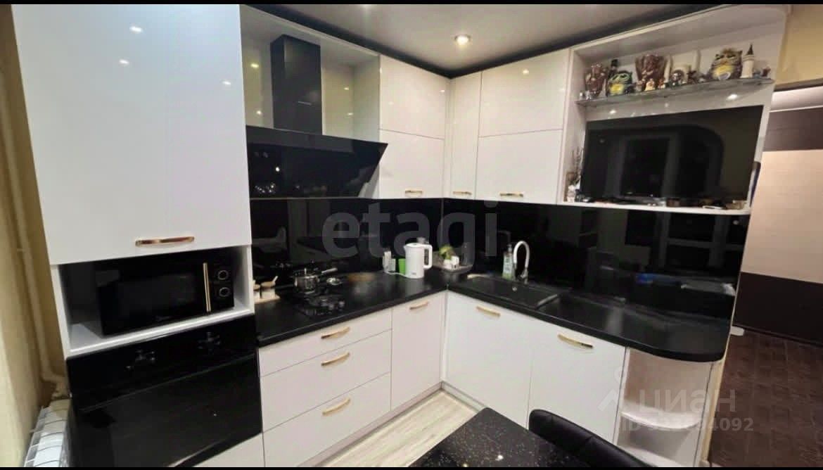 Продажа 2-комн квартиры на вторичном рынке Кириши, проспект Ленина, 39