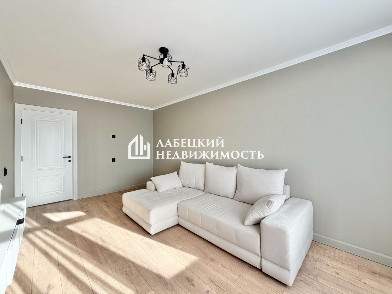 Продажа 3-комн квартиры на вторичном рынке Вырица городской поселок, улица Андреевская, 15