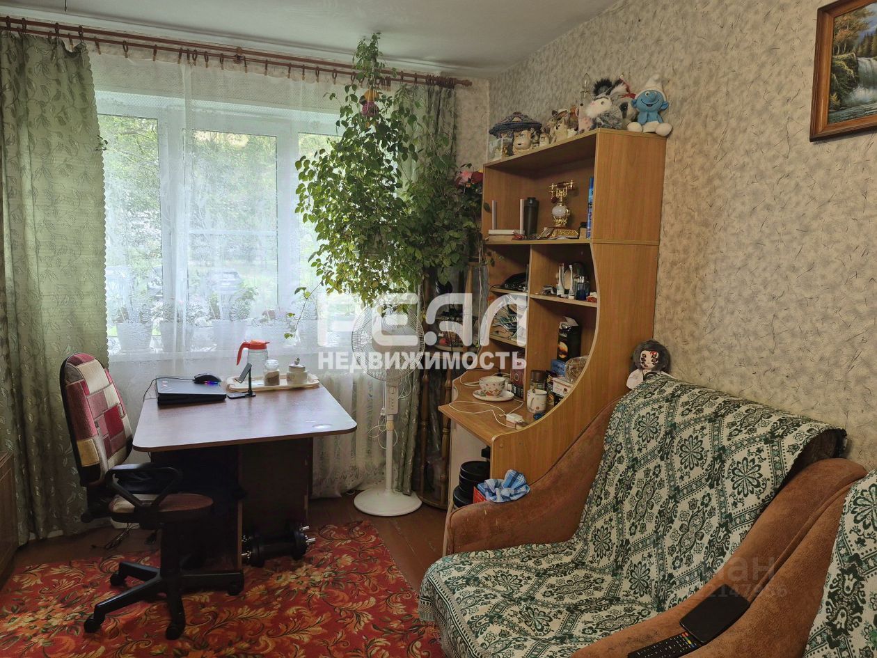 Продажа комнаты Гатчина, улица Крупской, 4