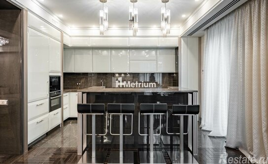 Продажа 4-комн квартиры на вторичном рынке Филипповский переулок