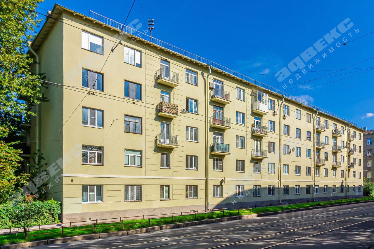 Продажа 2-комн квартиры на вторичном рынке 21-я Васильевского острова линия, 16к6