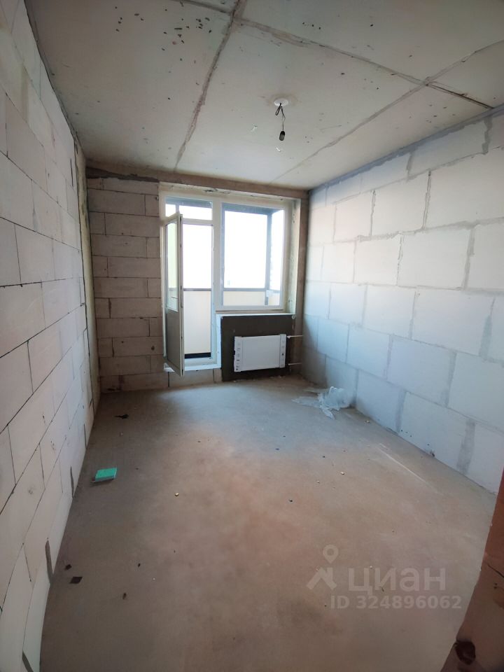 Продажа 3-комн квартиры на вторичном рынке Имени Свердлова пгт, проезд Западный, 13/1