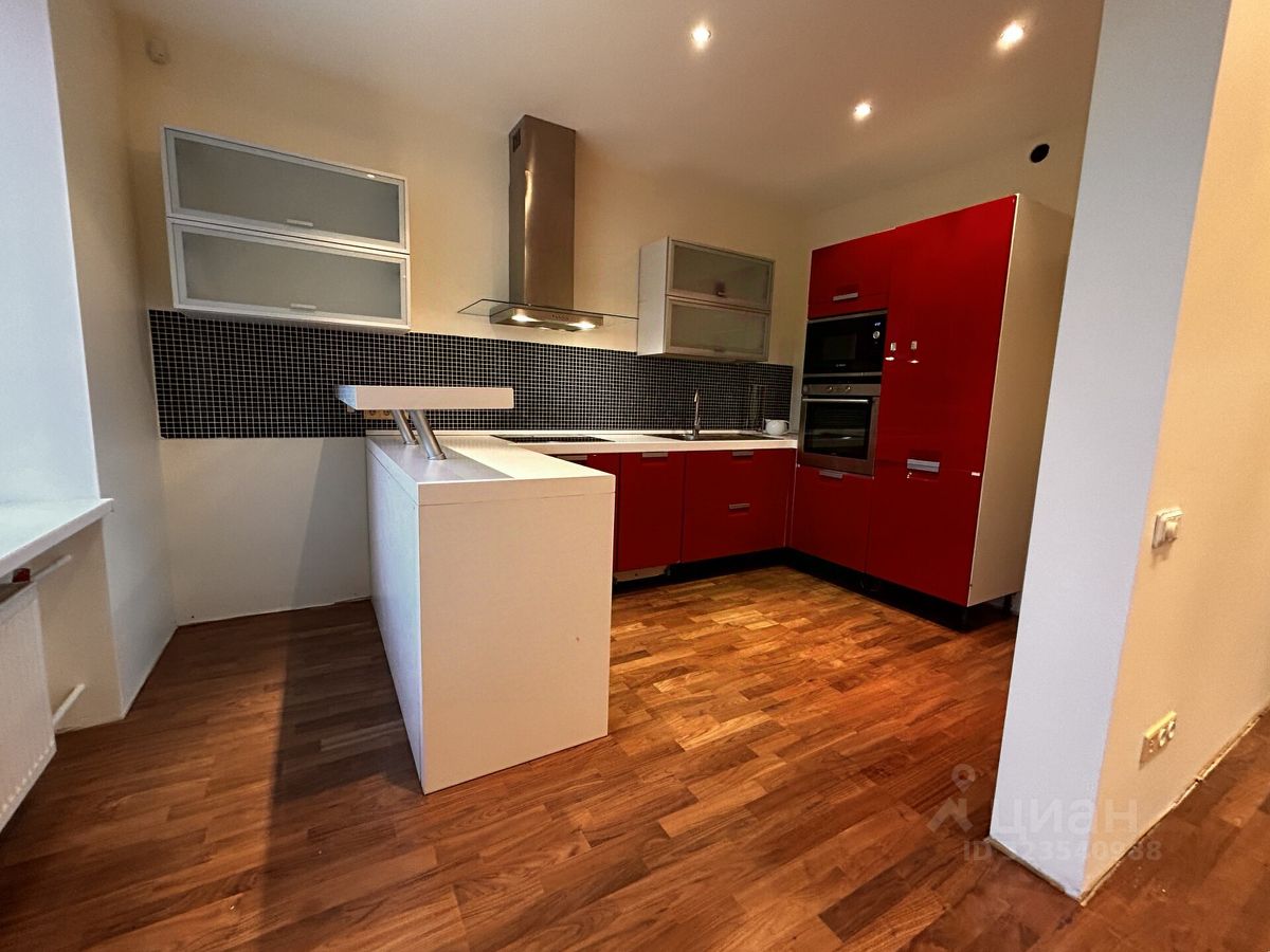 Продажа 3-комн квартиры на вторичном рынке Ланское шоссе, 14к1