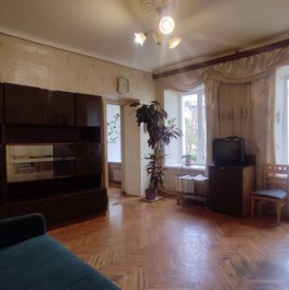 Аренда 2-комн квартиры на вторичном рынке Конюшенная Б. ул,  д. 1