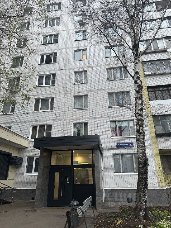 Продажа 3-комн квартиры на вторичном рынке улица Корнейчука, 32