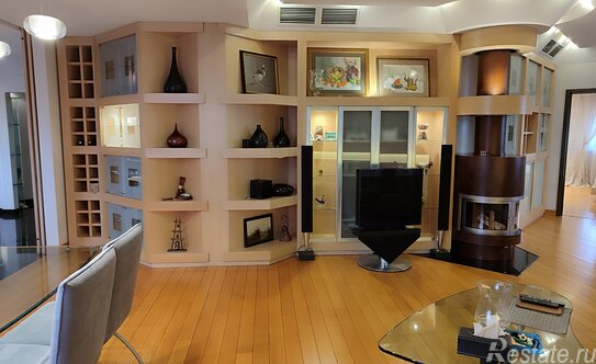 Продажа 3-комн квартиры на вторичном рынке Неопалимовский 1-й пер,  д. 15/7