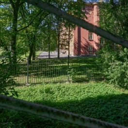 Продажа 1-комн квартиры на вторичном рынке улица Ленсовета,  д. 67 к2