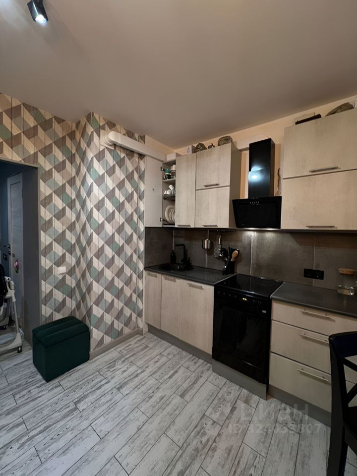 Продажа 1-комн квартиры на вторичном рынке Комендантский проспект, 17к2Б