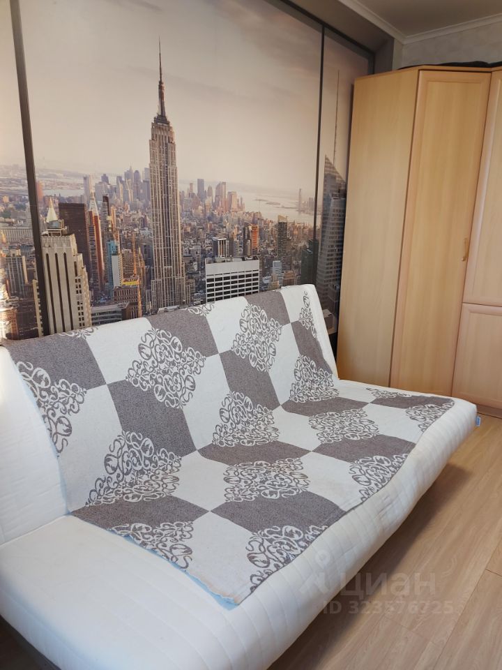 Аренда 2-комн квартиры на вторичном рынке Новоясеневский проспект, 40К3