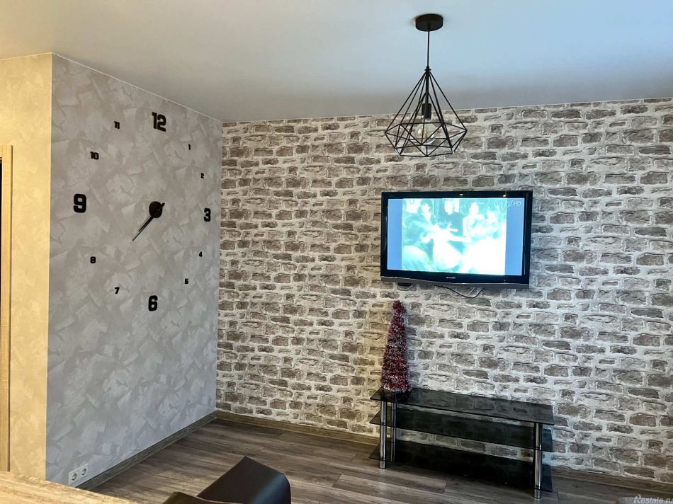 Продажа 1-комн квартиры на вторичном рынке Петергофское ш,  д. 84,  к. 19