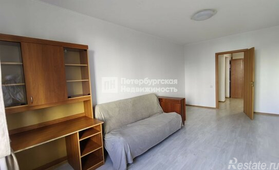 Продажа 3-комн квартиры на вторичном рынке Шушары п,  д. 6
