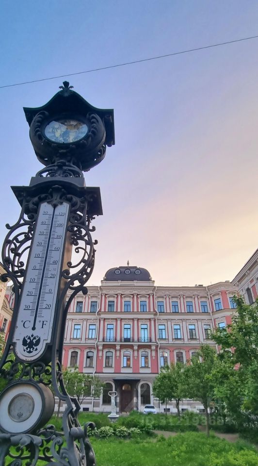 Продажа 6-комн квартиры на вторичном рынке Моховая улица, 27-29