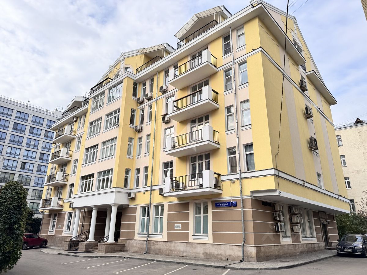 Продажа 4-комн квартиры на вторичном рынке Казарменный переулок, 3С6