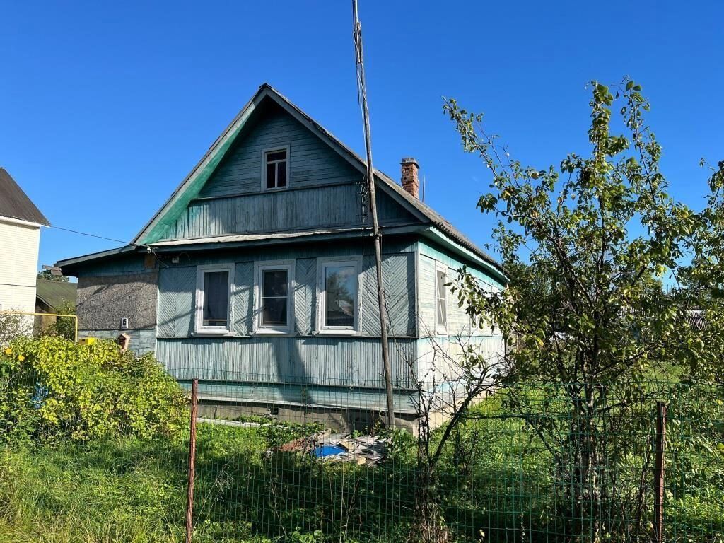 Продажа дома Ульяновка пгт, улица Комсомола, 15