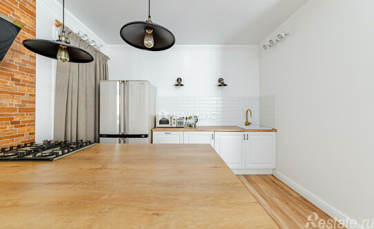 Продажа 2-комн квартиры на вторичном рынке Английский пр-кт,  д. 58