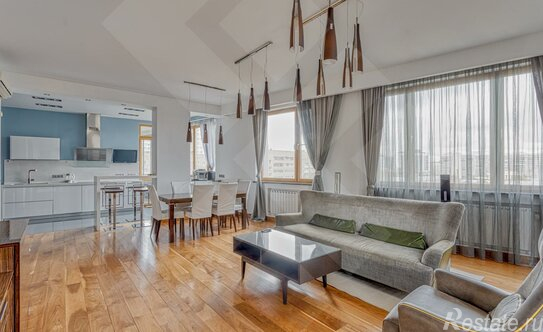 Продажа 4-комн квартиры на вторичном рынке Конный переулок