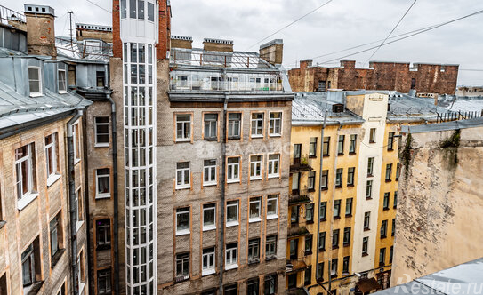 Продажа 2-комн квартиры на вторичном рынке 14-я линия,  д. 21