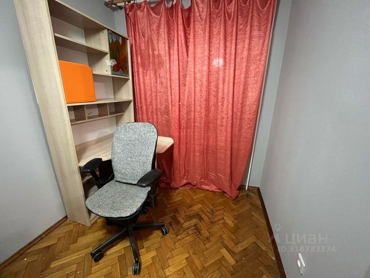 Аренда 2-комн квартиры на вторичном рынке Есенинский бульвар, 3