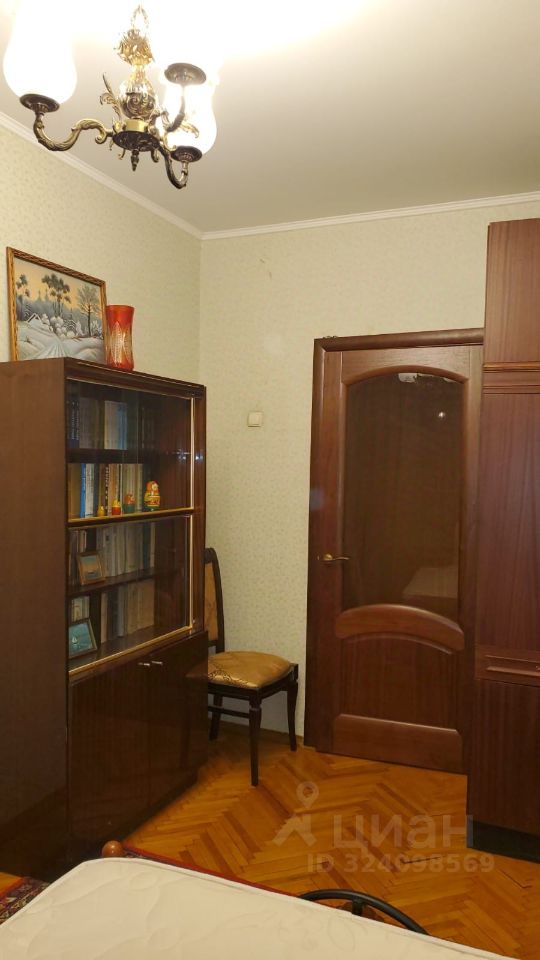 Продажа 2-комн квартиры на вторичном рынке Новозаводская улица,  д. 2К5