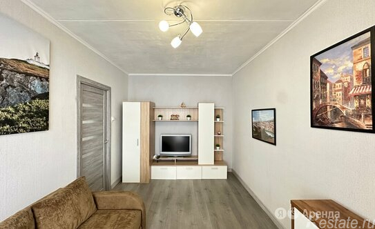 Аренда 2-комн квартиры на вторичном рынке Большевиков пр-кт,  д. 8 к1