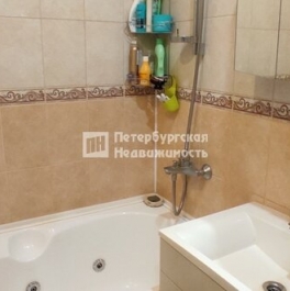 Продажа 3-комн квартиры на вторичном рынке Красное Село г, Освобождения ул,  д. 25,  к. 1