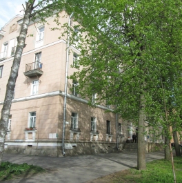 Продажа 2-комн квартиры на вторичном рынке Павловск г, Обороны ул ,  д. 2