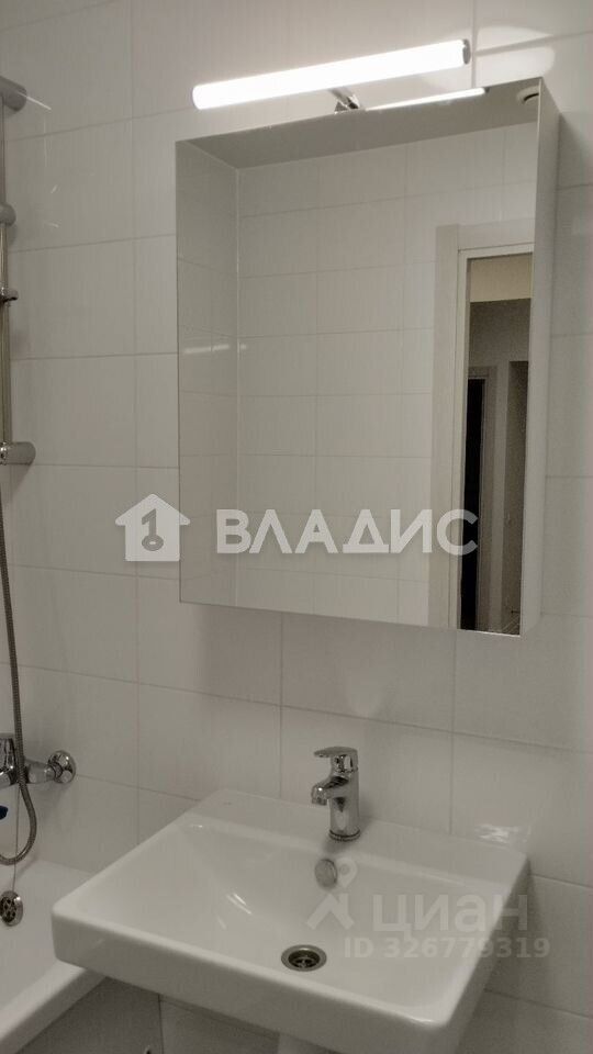 Продажа 2-комн квартиры на вторичном рынке улица Александры Монаховой, 91к1